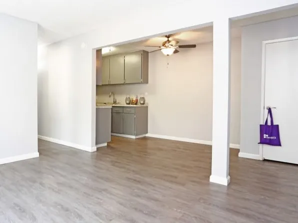 University Village, 7901 La Riviera Dr #131, Sacramento, CA 95826