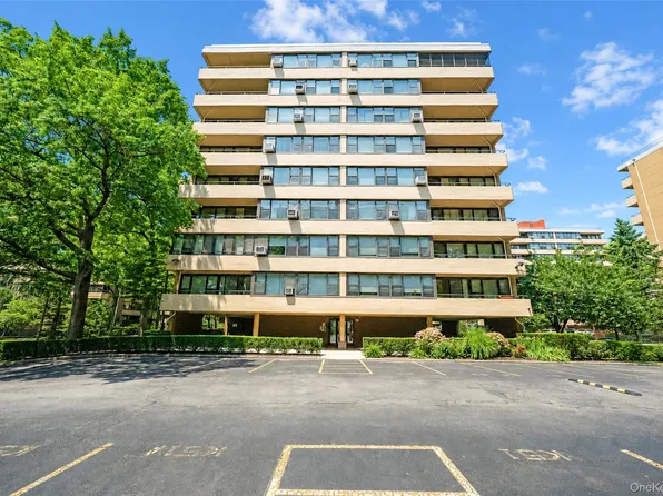 162-31 9th Avenue #7D, Whitestone, NY 11357