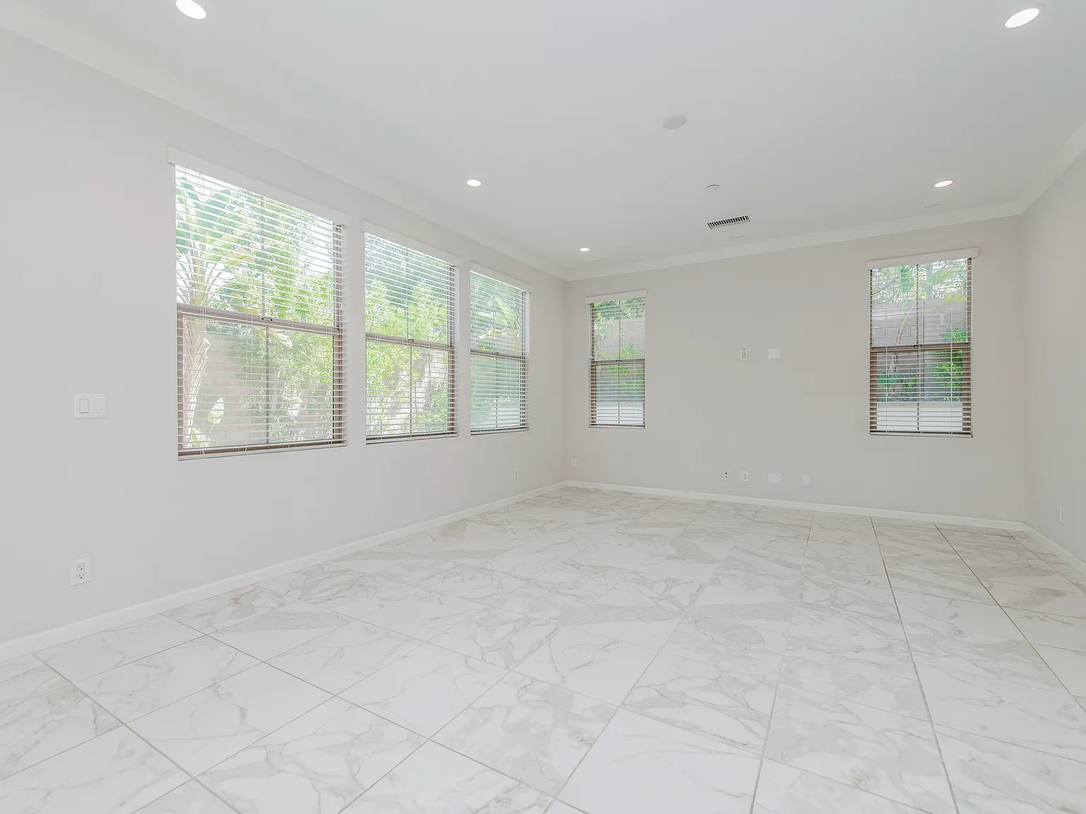 3 bed, 1900 sqft, $4,900 — Photo 4