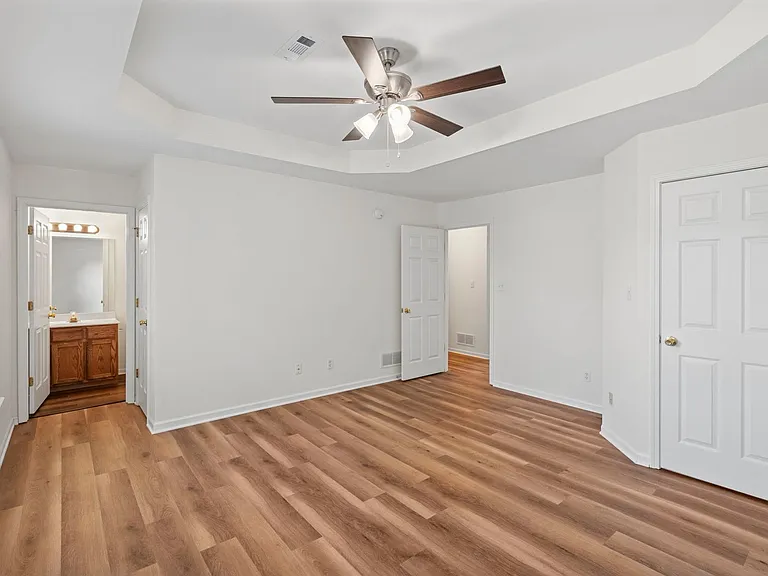 2409-2411 Northampton Dr. — Photo 33