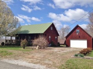 100 Kangaroo Rd, Byrdstown, TN 38549