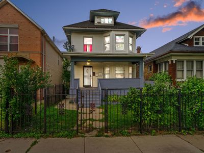 5412 W Thomas St, Chicago, IL, 60651