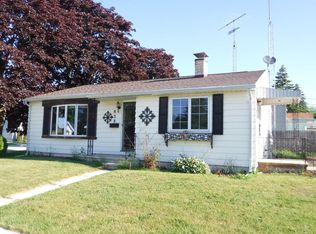 828 25th St, Two Rivers, WI 54241