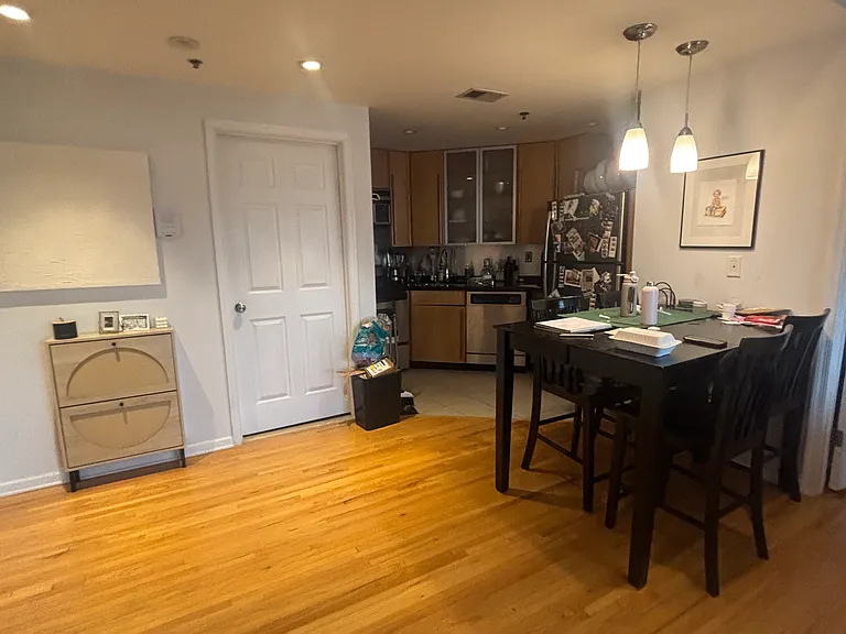 531 Jefferson St #9 — Photo 4