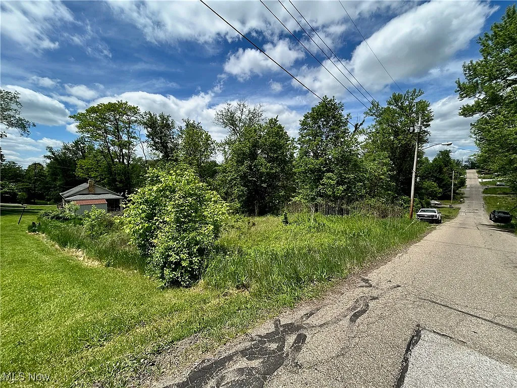 Ellsworth St photo 1