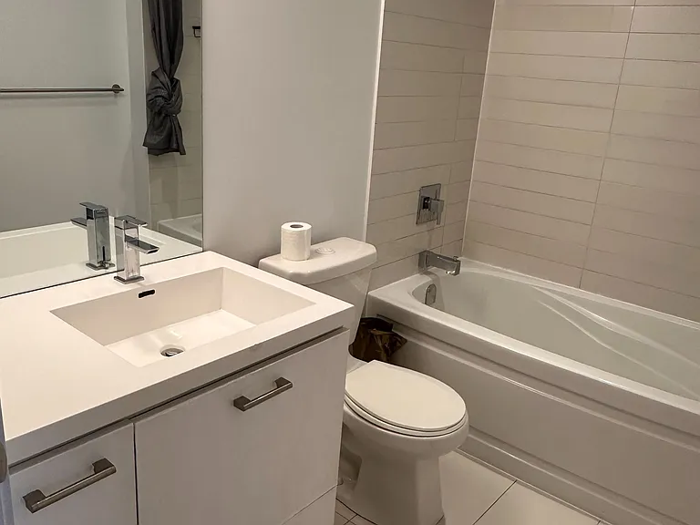 87 Peter St #1019 — Photo 6