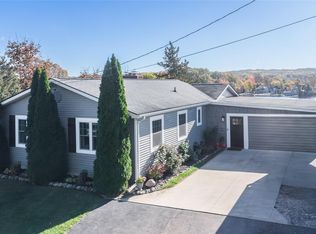 10476 Runyan Lake Rd, Fenton, MI 48430