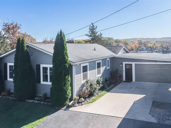 10476 Runyan Lake Rd, Fenton, MI 48430