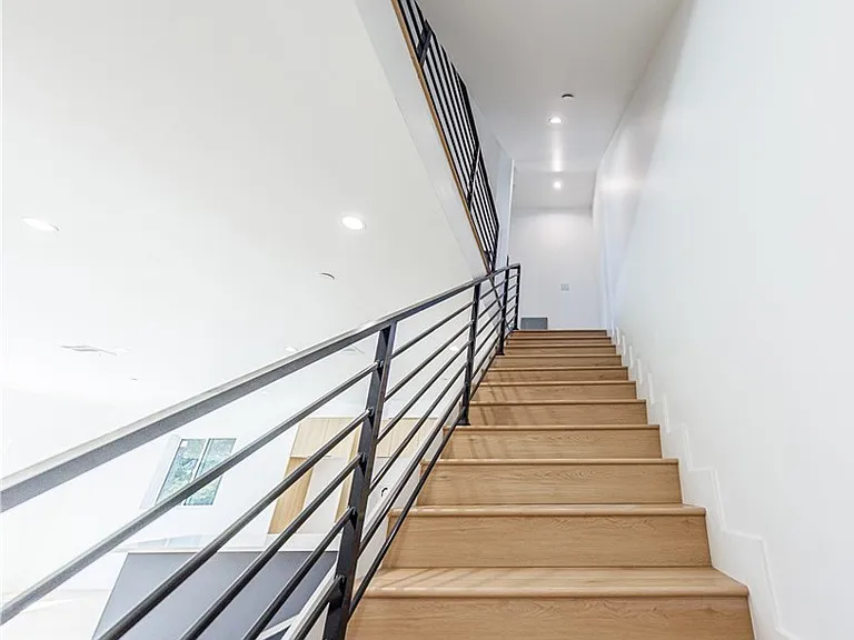 1332 S Longwood Ave #1 — Photo 26