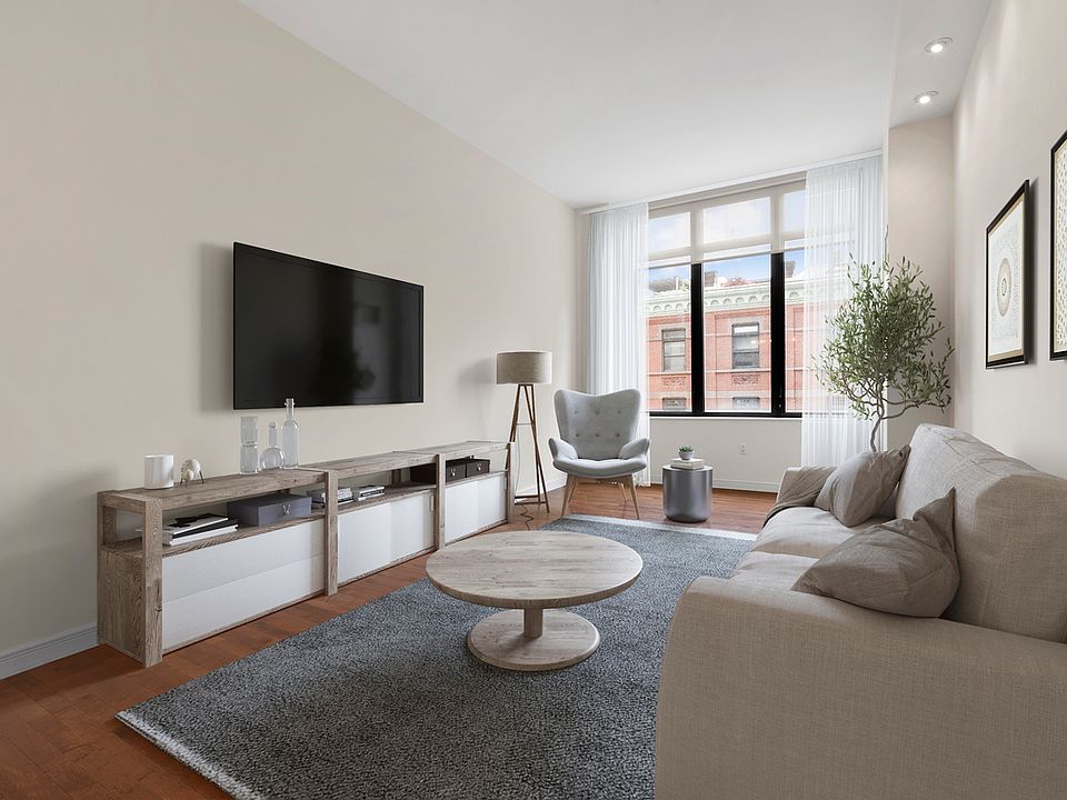 1st image of 101 W 24th St APT 4C