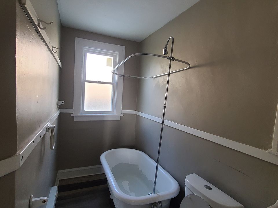 2nd image of 1124 E 63rd St #3