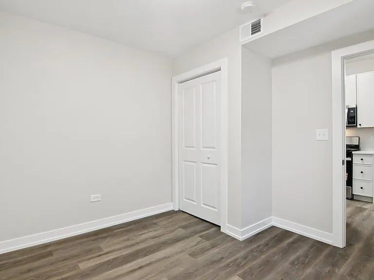 3511 W 61st St — Photo 5