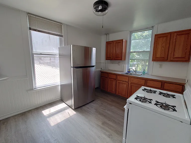 1823 E Windsor Pl — Photo 12