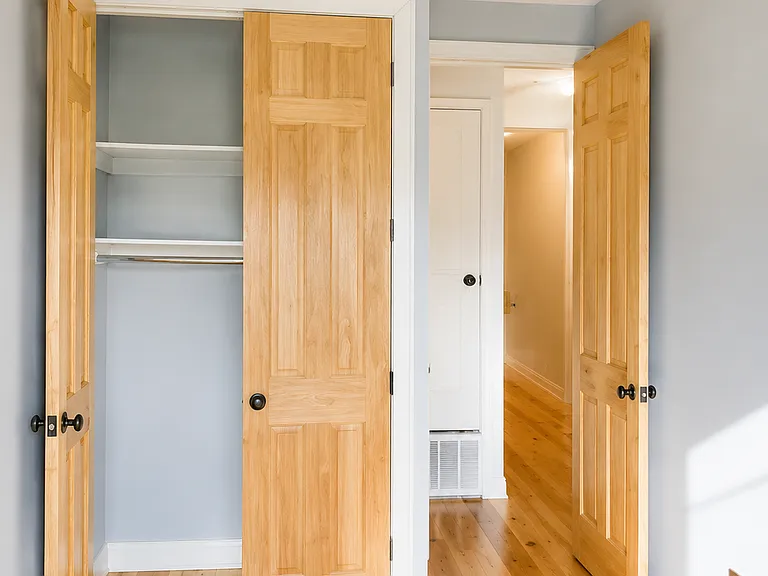 274 Van Buren St #2R — Photo 8