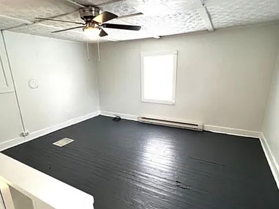 3rd image of 409 Brook Ave