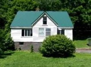 1940 Coal River Rd, Glen Daniel, WV 25844