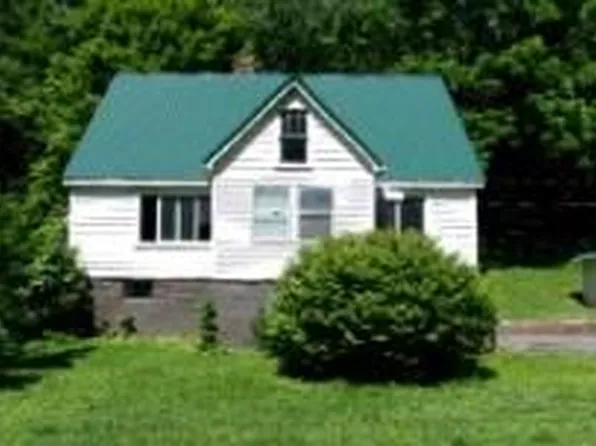1940 Coal River Rd, Glen Daniel, WV 25844