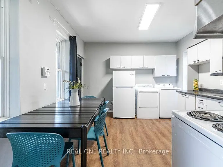 118 Queen St S #2 — Photo 13