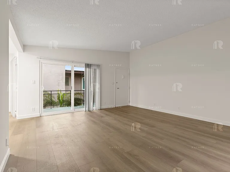 (An/Ti/Yo:B) 4216 Mary Ellen Avenue — Photo 13