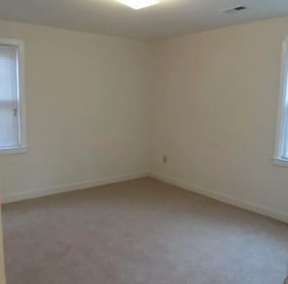 1607 Minefee St — Photo 9