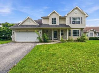 2513 Fox Meadow Dr, Crest Hill, IL 60403