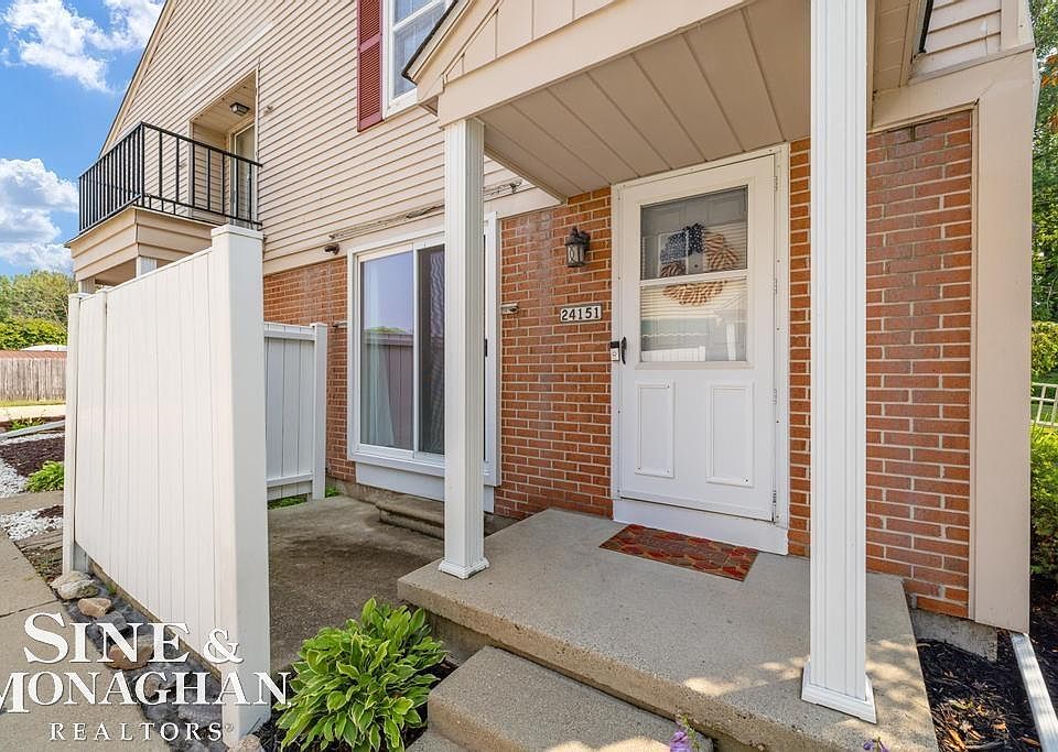 24151 Meadow Bridge Dr, photo 27