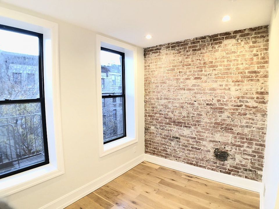1st image of 221 E 10th St APT 17