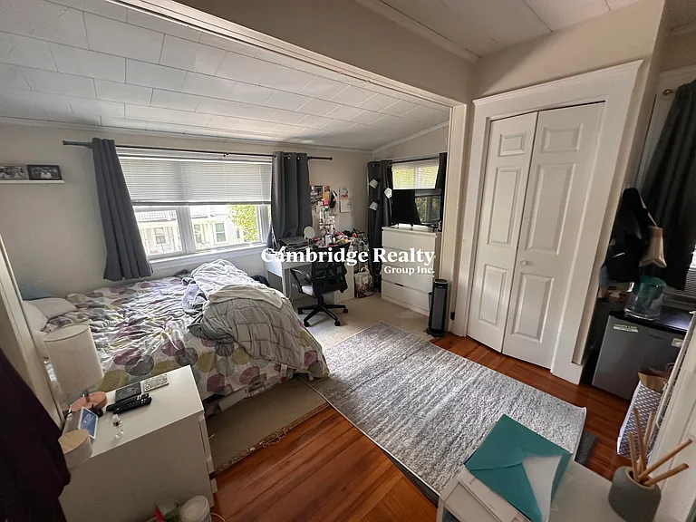 24-26 Burnham St #2T — Photo 11