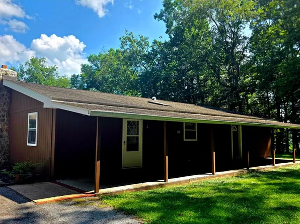 8952 Walnut Ln, Huntingdon, PA 16652