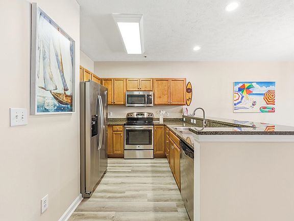 5th image of 601 Hillside Dr. N #2124