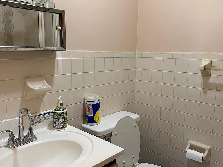 208 Edison Glen Ter #208 — Photo 2