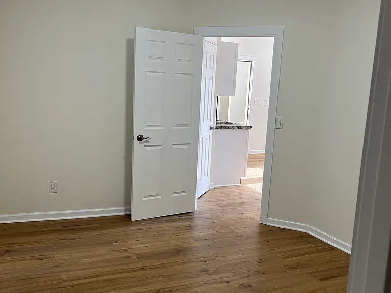 104 W Auer Ave — Photo 3