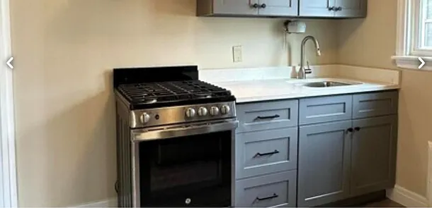 1 Oakwood St #1 — Photo 3