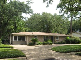 102 Berkley Dr, New Orleans, LA 70131