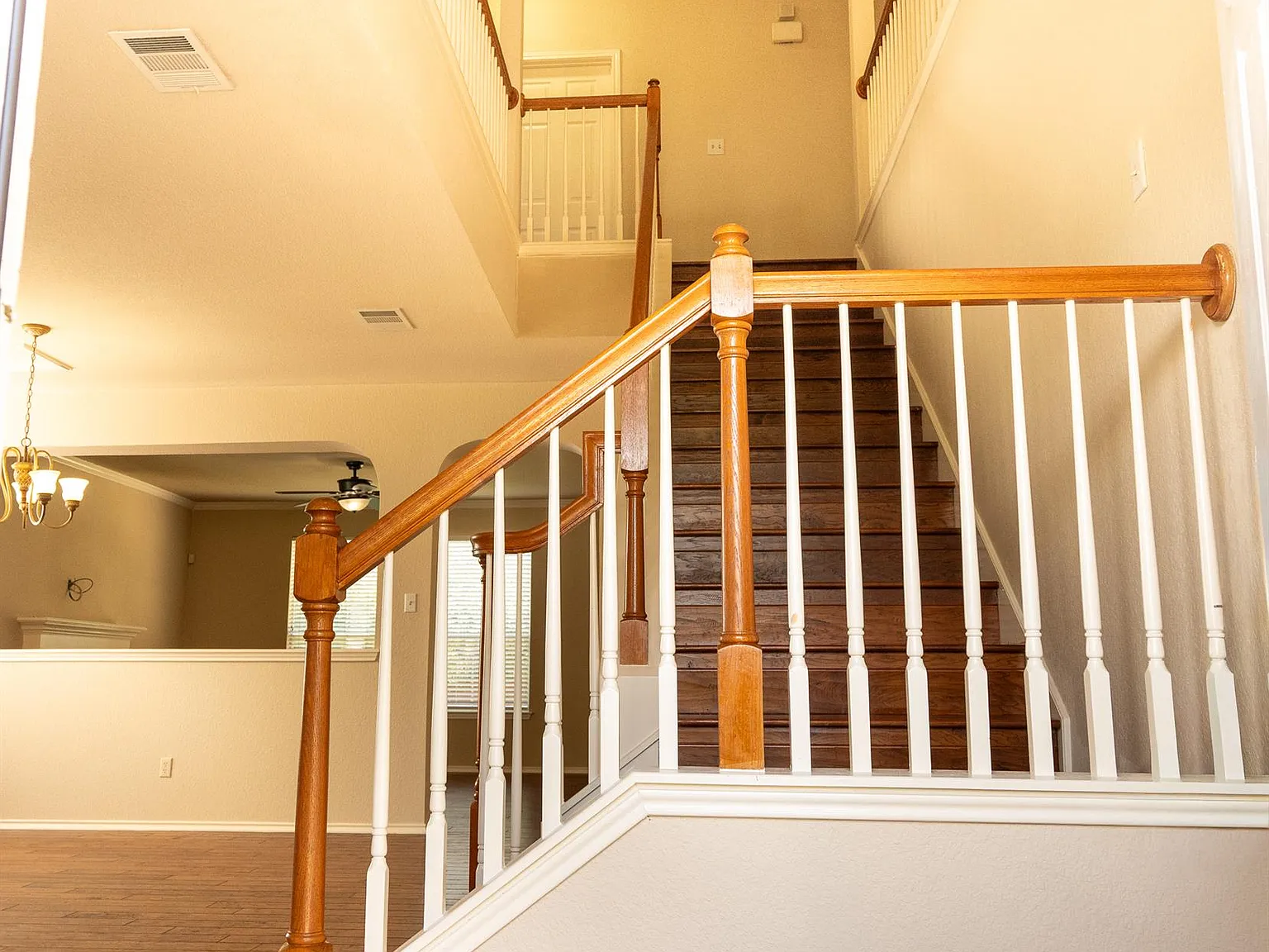 3 bed, 2.5 bath, 2578 sqft, $2,750 — Photo 4