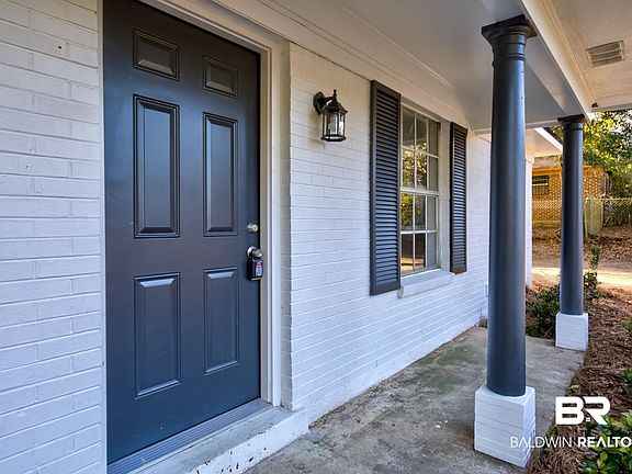 2nd image of 1408 Warren Dr