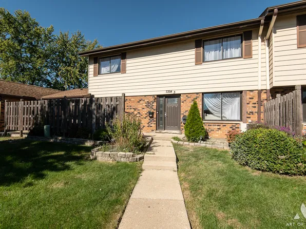 7324 Winthrop Way Unit 3, Downers Grove, IL 60516