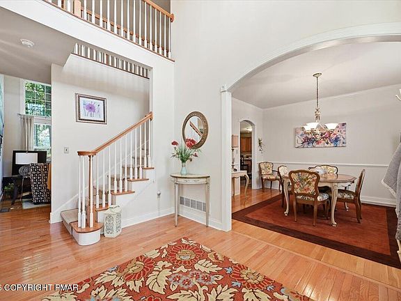 5th image of 209 Old Orchard Dr