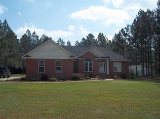 106 Creekwood Cir, Sylvester, GA 31791