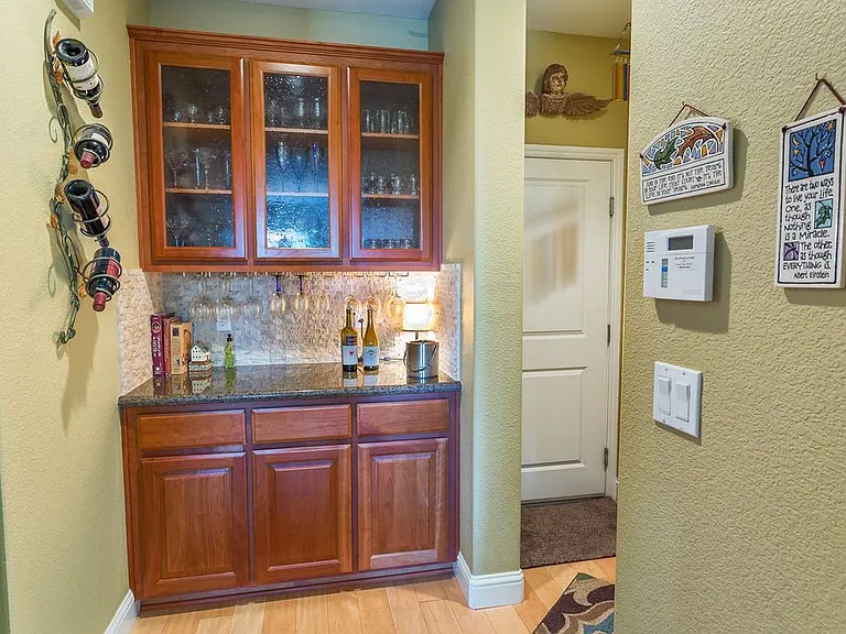 539 W Moraga St — Photo 9