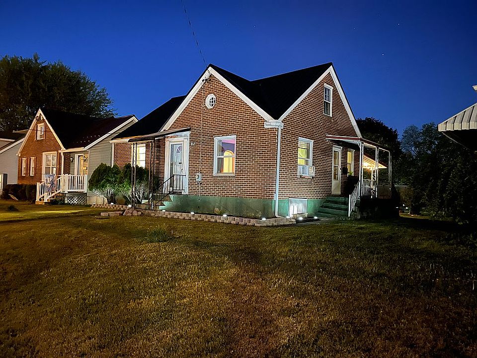 Front corner view