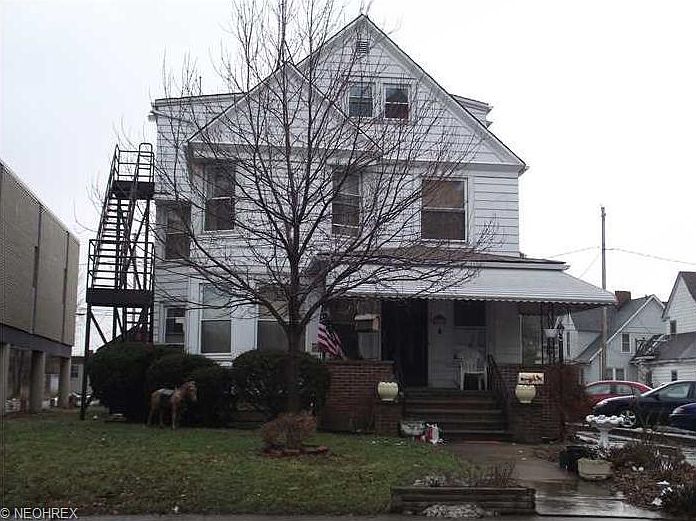 1st image of 219 W 6th St