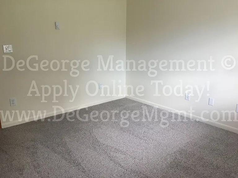 Parkway Apartments — Photo 57