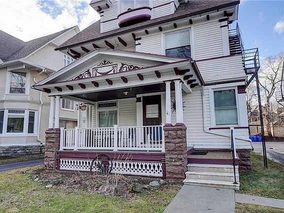 3rd image of 41-45 Cornell St #41