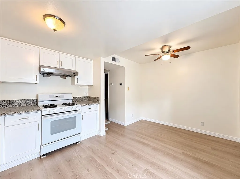 2 bed, 2.5 bath, 1106 sqft, $2,400 — Photo 3