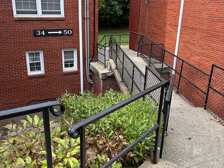 40-1 Huguenot St — Photo 15
