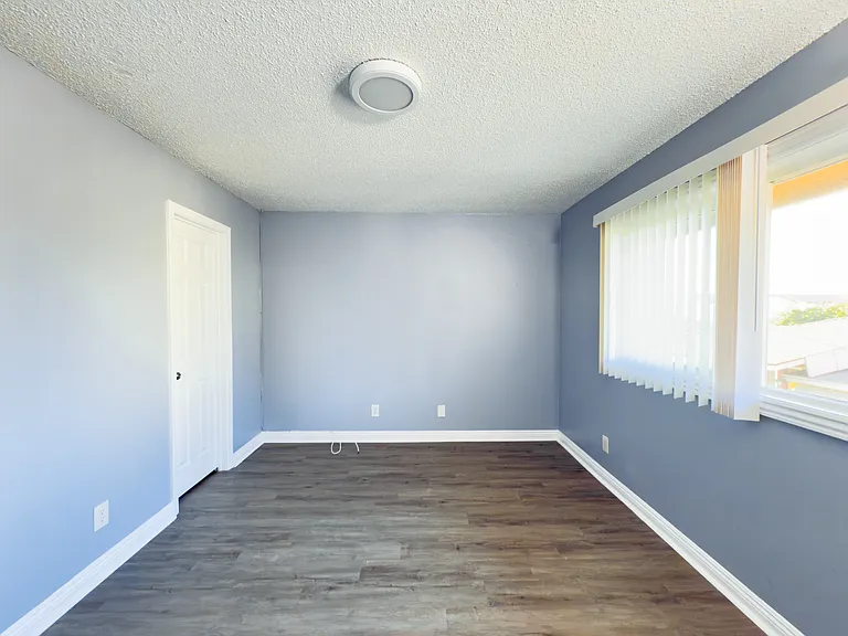10923 California Ave #B — Photo 15