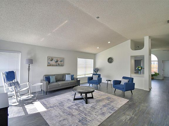 2nd image of 2935 Dickens Cir