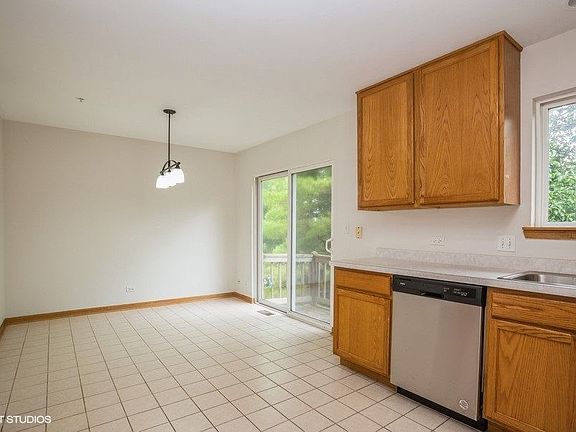 5th image of 1116 Shorewood Ct