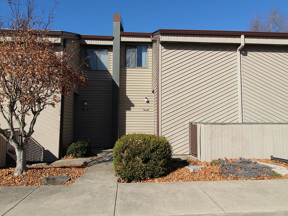 1st image of 38 Lakeshore Ln